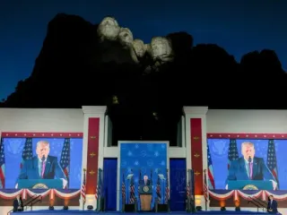 2026-07-04T034538Z_617118160_RC2R6MAIWXHF_RTRMADP_3_USA-250-RUSHMORE-800x549
