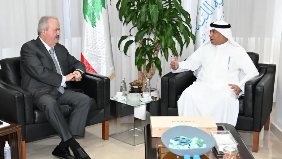 اللقاء بين الوزير جابر والسفير الكويتي محمد سلطان الشرجي
