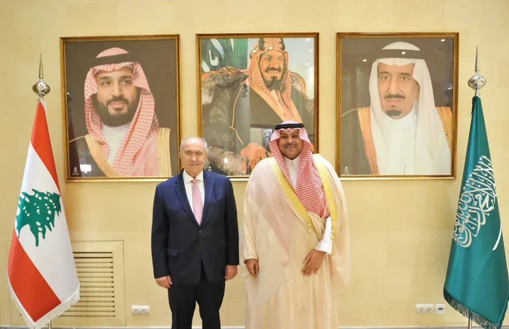 مخزومي التقى السفير السعودي: الوفاء للطائف يكون بتطبيقه كاملاً