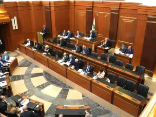 الرئيس بري مترئسا الجلسة