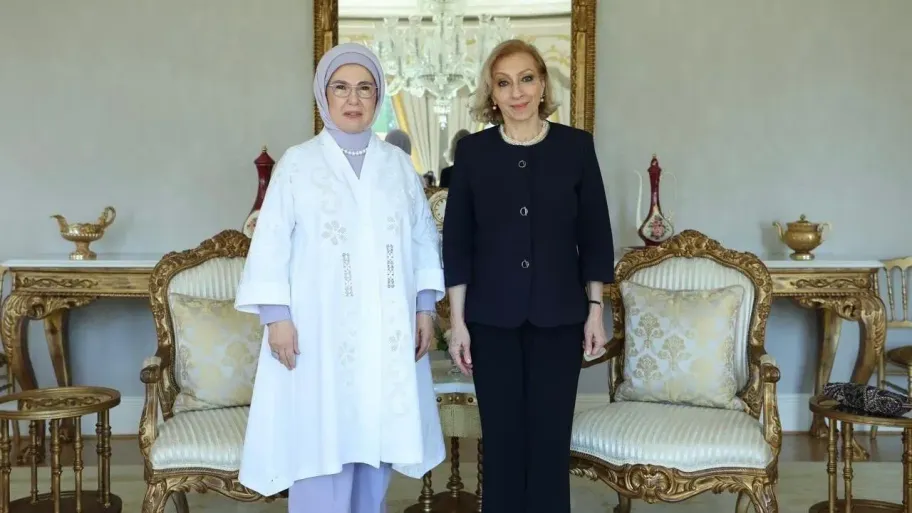 السيدة بعاصيري مع السيدة اردوغان