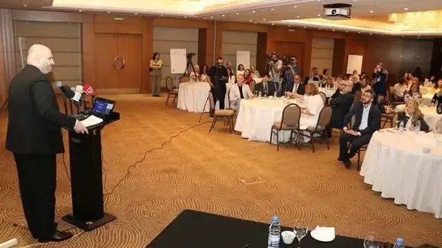 الوزير ناصر الدين يتحدث في افتتاح الورشة