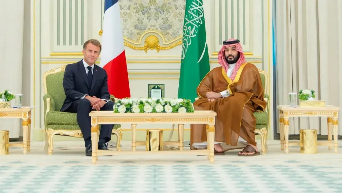 Bin Salman and Macron: Coordinating positions to strengthen regional security