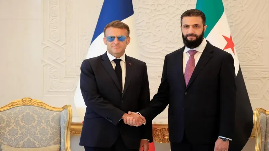 macron-charee